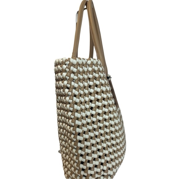 Sincerely Jules Brown & White Woven Vegan Leather Tote W Large Pouch(D243) - Picture 4 of 8